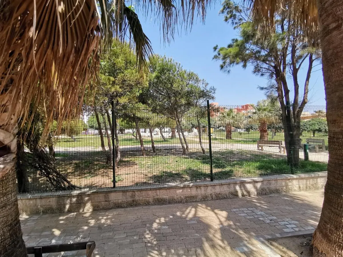 Casa Adosada Con Jardin 타리파